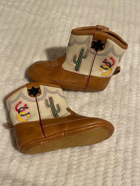 wonder nation Other - 4T Tan and Cream Western Cactus Booties